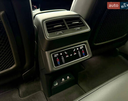 Червоний Ауді Q8 Sportback e-tron, об'ємом двигуна 0 л та пробігом 55 тис. км за 54500 $, фото 41 на Automoto.ua