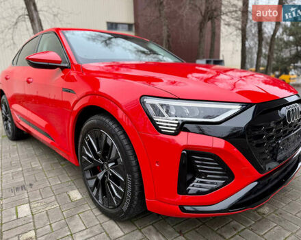Червоний Ауді Q8 Sportback e-tron, об'ємом двигуна 0 л та пробігом 55 тис. км за 54500 $, фото 3 на Automoto.ua