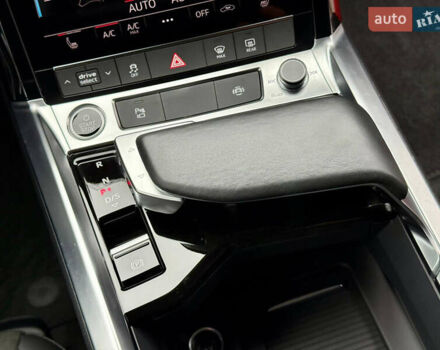 Червоний Ауді Q8 Sportback e-tron, об'ємом двигуна 0 л та пробігом 55 тис. км за 54500 $, фото 45 на Automoto.ua