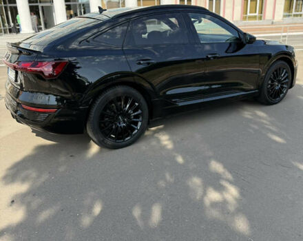 Ауди Q8 Sportback e-tron, объемом двигателя 0 л и пробегом 42 тыс. км за 53500 $, фото 7 на Automoto.ua