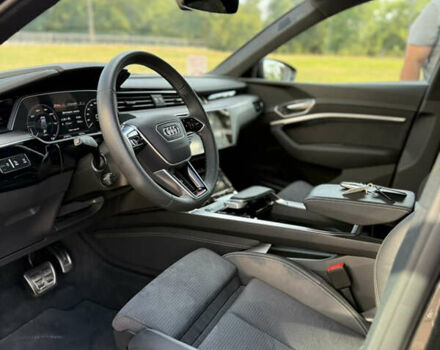 Ауди Q8 Sportback e-tron, объемом двигателя 0 л и пробегом 42 тыс. км за 53500 $, фото 18 на Automoto.ua