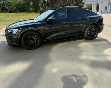 Ауди Q8 Sportback e-tron, объемом двигателя 0 л и пробегом 42 тыс. км за 53500 $, фото 3 на Automoto.ua