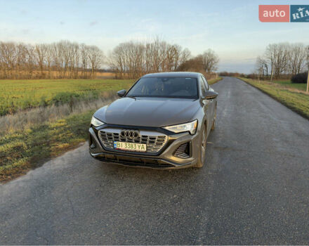 Серый Ауди Q8 Sportback e-tron, объемом двигателя 0 л и пробегом 47 тыс. км за 54000 $, фото 1 на Automoto.ua