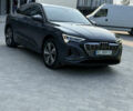Серый Ауди Q8 Sportback e-tron, объемом двигателя 0 л и пробегом 36 тыс. км за 54000 $, фото 1 на Automoto.ua