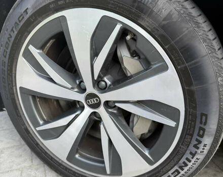 Серый Ауди Q8 Sportback e-tron, объемом двигателя 0 л и пробегом 36 тыс. км за 54000 $, фото 24 на Automoto.ua