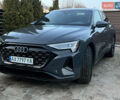 Серый Ауди Q8 Sportback e-tron, объемом двигателя 0 л и пробегом 9 тыс. км за 54900 $, фото 1 на Automoto.ua
