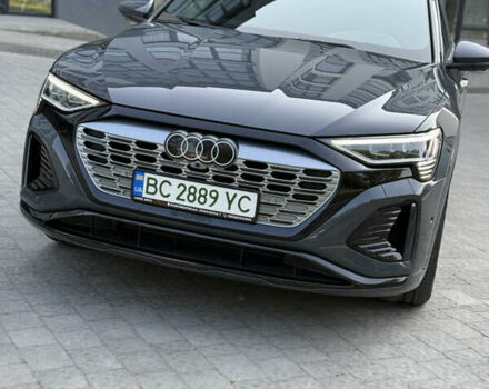 Серый Ауди Q8 Sportback e-tron, объемом двигателя 0 л и пробегом 36 тыс. км за 54000 $, фото 1 на Automoto.ua