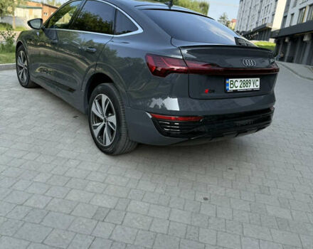 Серый Ауди Q8 Sportback e-tron, объемом двигателя 0 л и пробегом 36 тыс. км за 54000 $, фото 10 на Automoto.ua