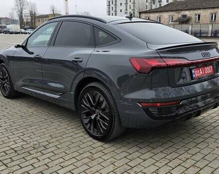 Серый Ауди Q8 Sportback e-tron, объемом двигателя 0 л и пробегом 65 тыс. км за 59999 $, фото 33 на Automoto.ua