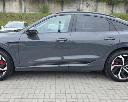 Серый Ауди Q8 Sportback e-tron, объемом двигателя 0 л и пробегом 20 тыс. км за 64800 $, фото 27 на Automoto.ua