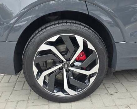 Серый Ауди Q8 Sportback e-tron, объемом двигателя 0 л и пробегом 20 тыс. км за 64800 $, фото 54 на Automoto.ua
