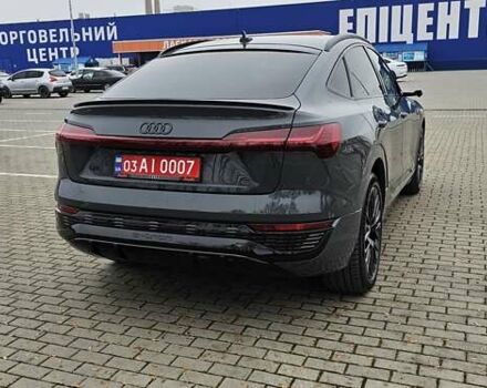 Серый Ауди Q8 Sportback e-tron, объемом двигателя 0 л и пробегом 65 тыс. км за 59999 $, фото 40 на Automoto.ua