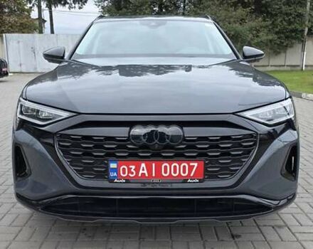 Серый Ауди Q8 Sportback e-tron, объемом двигателя 0 л и пробегом 20 тыс. км за 64800 $, фото 9 на Automoto.ua