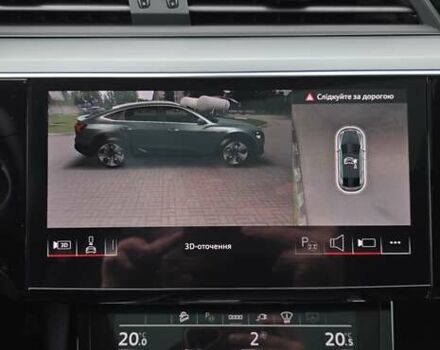 Серый Ауди Q8 Sportback e-tron, объемом двигателя 0 л и пробегом 20 тыс. км за 64800 $, фото 115 на Automoto.ua