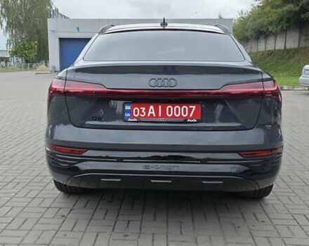 Серый Ауди Q8 Sportback e-tron, объемом двигателя 0 л и пробегом 20 тыс. км за 64800 $, фото 20 на Automoto.ua