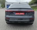 Серый Ауди Q8 Sportback e-tron, объемом двигателя 0 л и пробегом 20 тыс. км за 64800 $, фото 20 на Automoto.ua