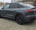 Серый Ауди Q8 Sportback e-tron, объемом двигателя 0 л и пробегом 65 тыс. км за 59999 $, фото 32 на Automoto.ua