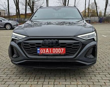 Серый Ауди Q8 Sportback e-tron, объемом двигателя 0 л и пробегом 65 тыс. км за 59999 $, фото 8 на Automoto.ua