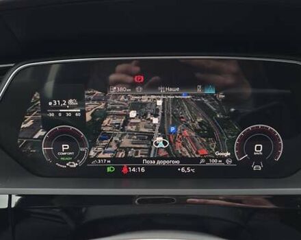 Серый Ауди Q8 Sportback e-tron, объемом двигателя 0 л и пробегом 20 тыс. км за 64800 $, фото 90 на Automoto.ua