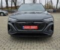 Серый Ауди Q8 Sportback e-tron, объемом двигателя 0 л и пробегом 65 тыс. км за 59999 $, фото 17 на Automoto.ua