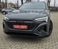 Серый Ауди Q8 Sportback e-tron, объемом двигателя 0 л и пробегом 65 тыс. км за 59999 $, фото 9 на Automoto.ua