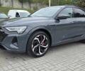 Серый Ауди Q8 Sportback e-tron, объемом двигателя 0 л и пробегом 20 тыс. км за 64800 $, фото 4 на Automoto.ua