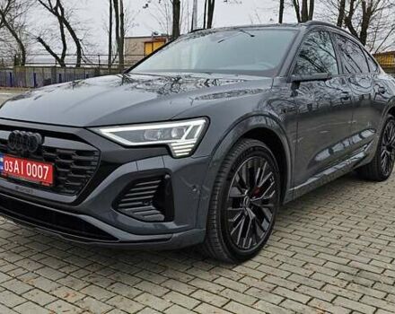 Серый Ауди Q8 Sportback e-tron, объемом двигателя 0 л и пробегом 65 тыс. км за 59999 $, фото 62 на Automoto.ua