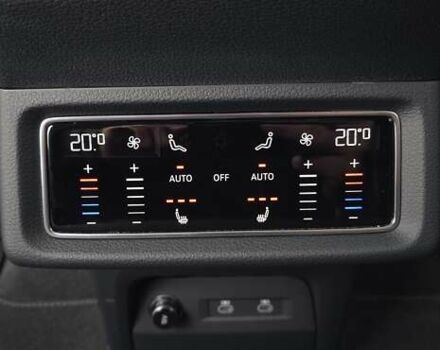 Серый Ауди Q8 Sportback e-tron, объемом двигателя 0 л и пробегом 20 тыс. км за 64800 $, фото 73 на Automoto.ua