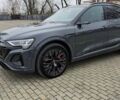 Серый Ауди Q8 Sportback e-tron, объемом двигателя 0 л и пробегом 65 тыс. км за 59999 $, фото 23 на Automoto.ua