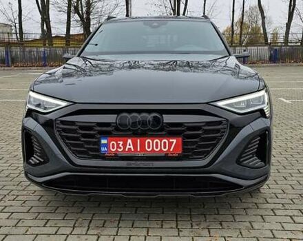 Серый Ауди Q8 Sportback e-tron, объемом двигателя 0 л и пробегом 65 тыс. км за 59999 $, фото 59 на Automoto.ua