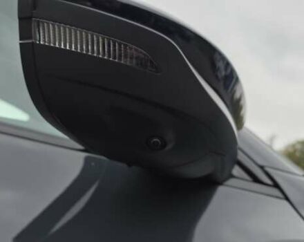 Серый Ауди Q8 Sportback e-tron, объемом двигателя 0 л и пробегом 20 тыс. км за 64800 $, фото 48 на Automoto.ua