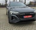 Серый Ауди Q8 Sportback e-tron, объемом двигателя 0 л и пробегом 65 тыс. км за 59999 $, фото 57 на Automoto.ua