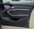 Серый Ауди Q8 Sportback e-tron, объемом двигателя 0 л и пробегом 65 тыс. км за 59999 $, фото 107 на Automoto.ua