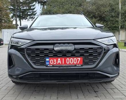 Серый Ауди Q8 Sportback e-tron, объемом двигателя 0 л и пробегом 20 тыс. км за 64800 $, фото 7 на Automoto.ua