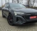 Серый Ауди Q8 Sportback e-tron, объемом двигателя 0 л и пробегом 65 тыс. км за 59999 $, фото 5 на Automoto.ua
