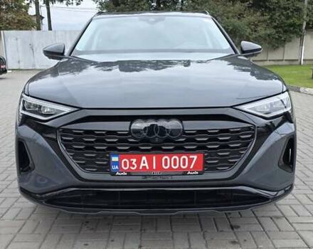 Серый Ауди Q8 Sportback e-tron, объемом двигателя 0 л и пробегом 20 тыс. км за 64800 $, фото 8 на Automoto.ua