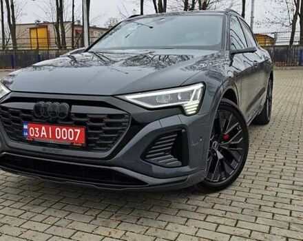 Серый Ауди Q8 Sportback e-tron, объемом двигателя 0 л и пробегом 65 тыс. км за 59999 $, фото 10 на Automoto.ua