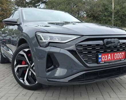 Серый Ауди Q8 Sportback e-tron, объемом двигателя 0 л и пробегом 20 тыс. км за 64800 $, фото 32 на Automoto.ua