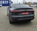 Серый Ауди Q8 Sportback e-tron, объемом двигателя 0 л и пробегом 65 тыс. км за 59999 $, фото 36 на Automoto.ua