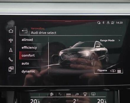 Серый Ауди Q8 Sportback e-tron, объемом двигателя 0 л и пробегом 20 тыс. км за 64800 $, фото 109 на Automoto.ua