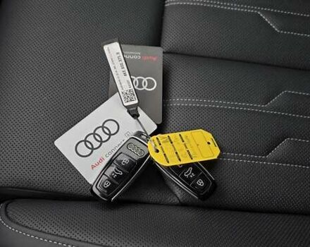 Серый Ауди Q8 Sportback e-tron, объемом двигателя 0 л и пробегом 20 тыс. км за 64800 $, фото 92 на Automoto.ua