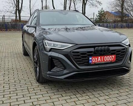 Серый Ауди Q8 Sportback e-tron, объемом двигателя 0 л и пробегом 65 тыс. км за 59999 $, фото 15 на Automoto.ua