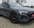 Серый Ауди Q8 Sportback e-tron, объемом двигателя 0 л и пробегом 65 тыс. км за 59999 $, фото 3 на Automoto.ua