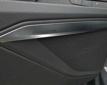 Серый Ауди Q8 Sportback e-tron, объемом двигателя 0 л и пробегом 20 тыс. км за 64800 $, фото 62 на Automoto.ua