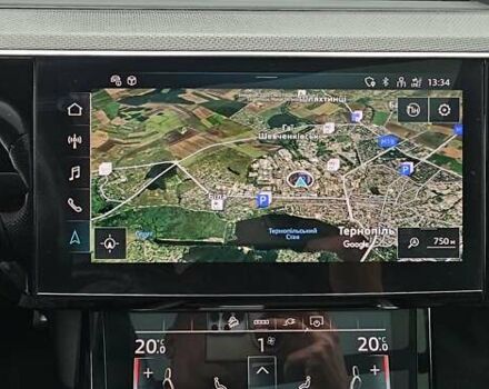 Серый Ауди Q8 Sportback e-tron, объемом двигателя 0 л и пробегом 65 тыс. км за 59999 $, фото 81 на Automoto.ua