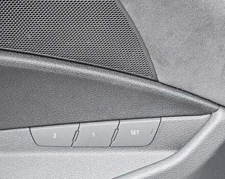 Серый Ауди Q8 Sportback e-tron, объемом двигателя 0 л и пробегом 65 тыс. км за 59999 $, фото 139 на Automoto.ua