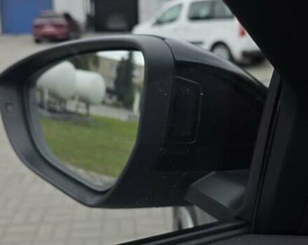 Серый Ауди Q8 Sportback e-tron, объемом двигателя 0 л и пробегом 20 тыс. км за 64800 $, фото 61 на Automoto.ua