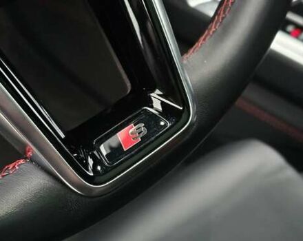 Серый Ауди Q8 Sportback e-tron, объемом двигателя 0 л и пробегом 65 тыс. км за 59999 $, фото 135 на Automoto.ua