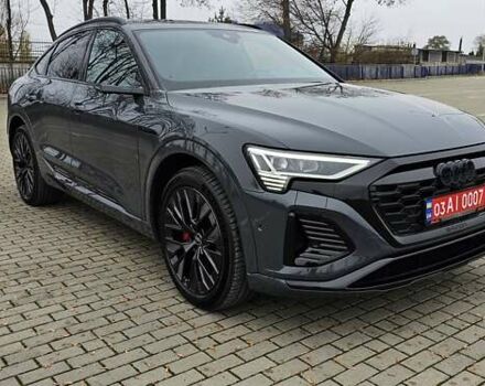 Серый Ауди Q8 Sportback e-tron, объемом двигателя 0 л и пробегом 65 тыс. км за 59999 $, фото 55 на Automoto.ua