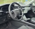 Серый Ауди Q8 Sportback e-tron, объемом двигателя 0 л и пробегом 20 тыс. км за 64800 $, фото 66 на Automoto.ua